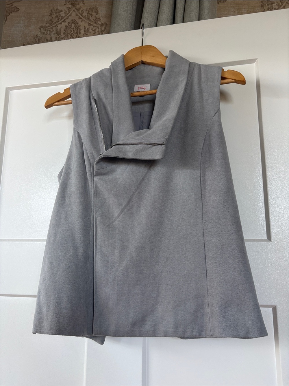 Pixley Light Gray Sleeveless Vest with zipper Size: Small - Picture 4 of 9